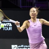 Qinwen Zheng a déroulé pour battre Jasmine Paolini en deux manches. KEYSTONE/EPA/Marcin Cholewinski